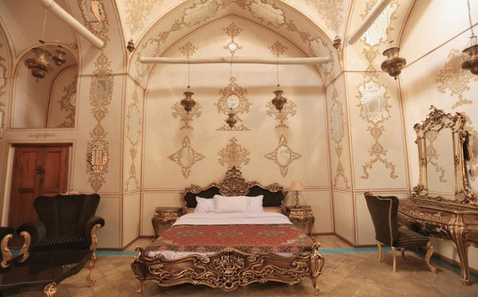 Sonati Khaneh Keshish Isfahan