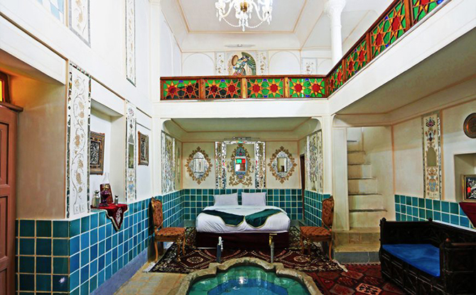 Sonati Khan Neshin Isfahan