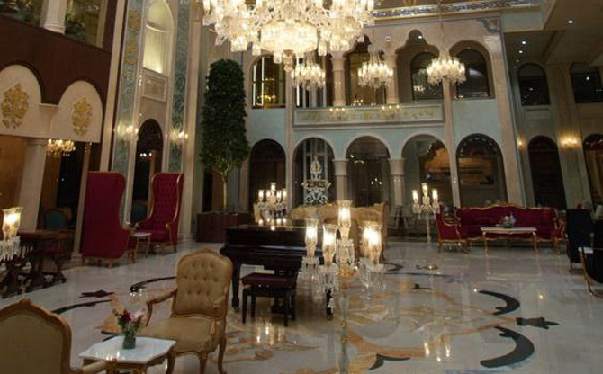 Mojalal Chaharbagh Isfahan