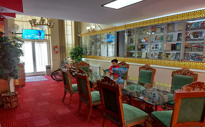Hakhamaneshian Partak Isfahan